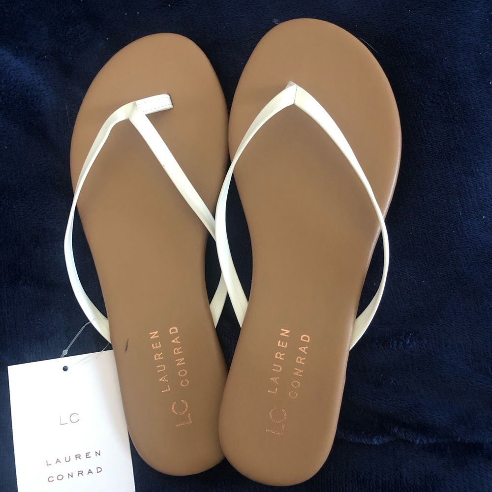 NWT Lauren Conrad white size 6 sandals